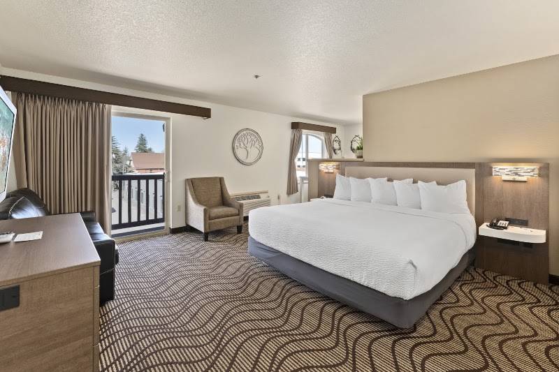 Sandpoint Hotel & Suites