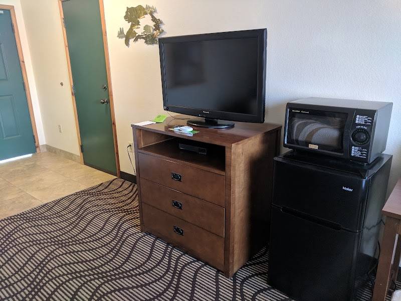 Sandpoint Hotel & Suites